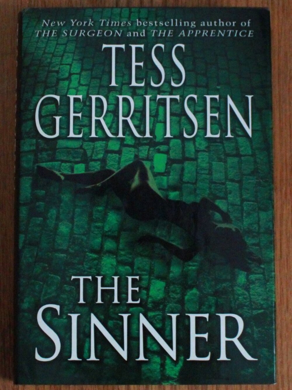 Vintage Ballantine Books 2003 "The Sinner" Hardcover Book